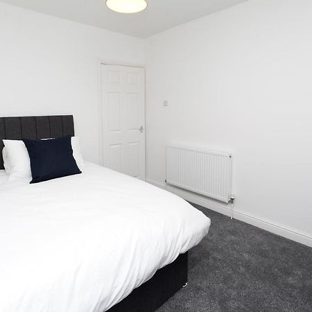 6-Bed House In Stoke Apartment ภายนอก รูปภาพ